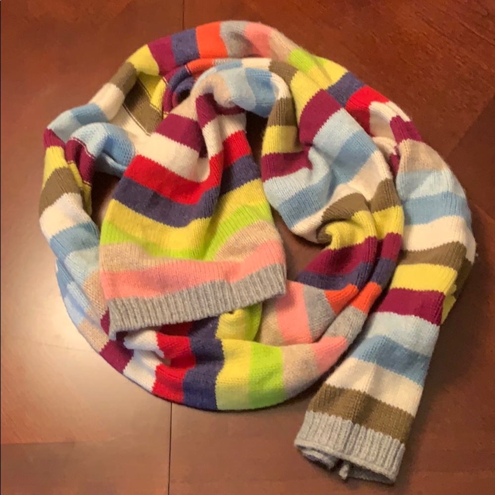GAP striped scarf